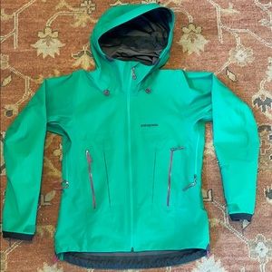 Patagonia Women’s PowSlayer Gore-Tex Medium Jacket